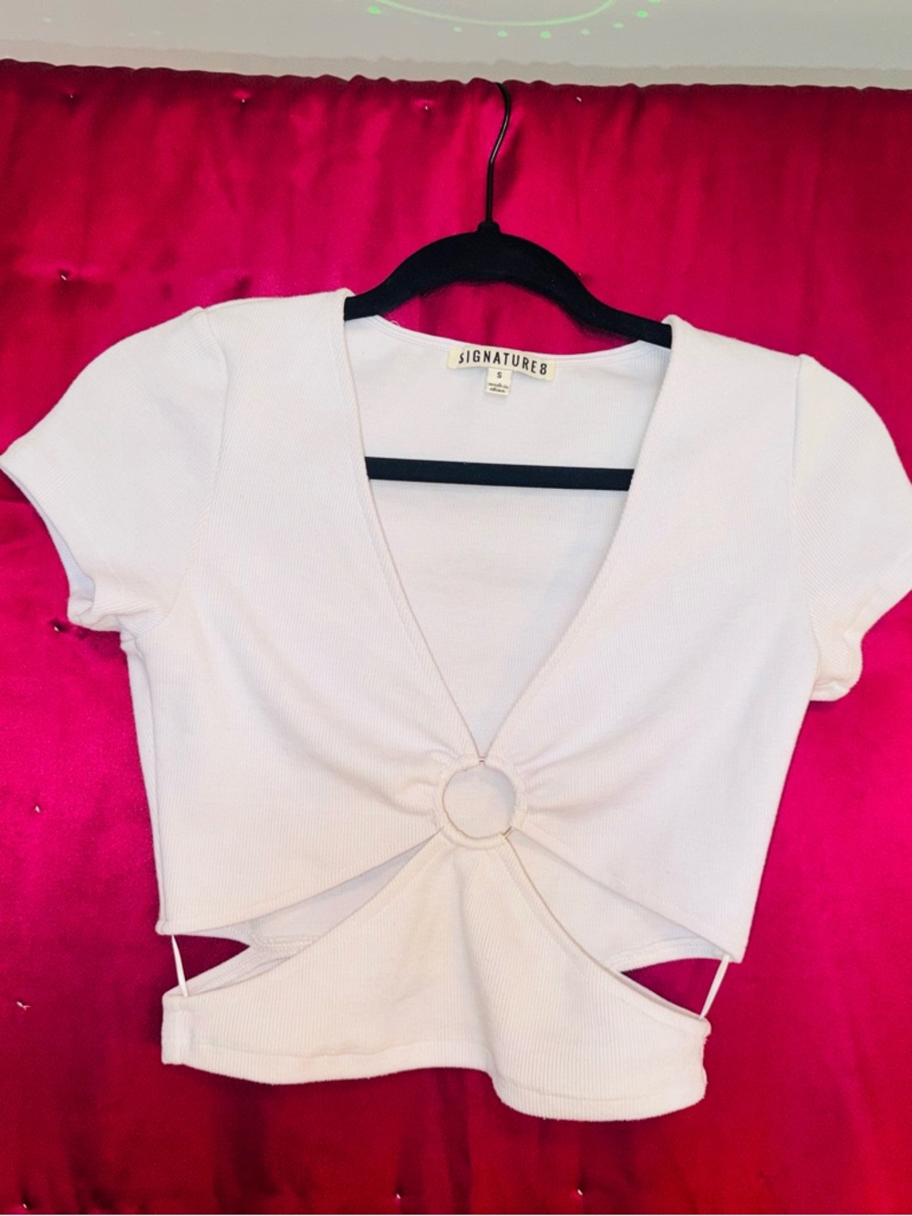 👑 Size Small Sexy Signature White Ribbed Ring-Front Cutout Crop Top - Picture 4 of 10